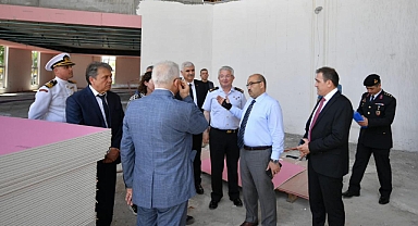 Vali Ustaoğlu, Burhaniye İlçe Halk Kütüphanesi İnşaatında İncelemelerde Bulundu