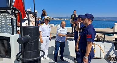 Vali Ustaoğlu'ndan Sahil Güvenlik'e Bayram ve Yıl Dönümü Ziyareti