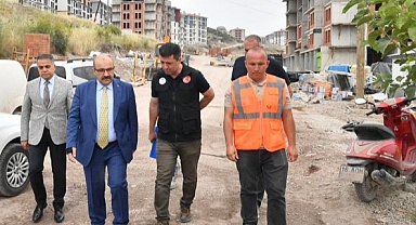 Vali Ustaoğlu, TOKİ'nin Dinkçiler Konut Projesi İnşaat Alanında İncelemelerde Bulundu