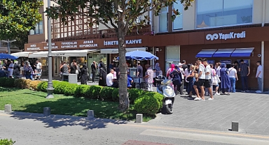 15 Temmuz'da Balıkesir'de Banka ve ATM Yoğunluğu Dikkat Çekti