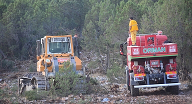 Altıeylül Dereçiftlik Mahallesinde Çıkan Yangın Kontrol Altına Alındı