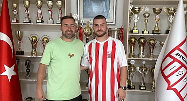Ayvalıkgücü Belediye Spor Kulübü, Kanat-Forvet Celil Çelikel’i Transfer Etti