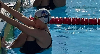 Azra Nur Öztürk’ten Türkiye Yüzme Şampiyonası’nda Büyük Başarı