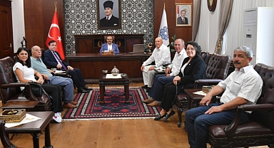 BAL-GÖÇ Başkanı Ahmet Akbaş ve Heyeti, Vali İsmail Ustaoğlu'nu Ziyaret Etti