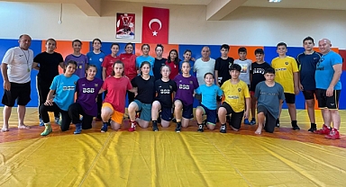 Balıkesir Büyükşehir Belediyespor Güreş Takımı Şampiyona Hazırlıklarını Sürdürüyor