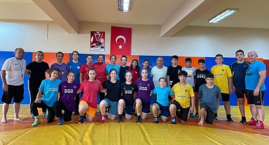 Balıkesir Büyükşehir Belediyespor Güreş Takımı Türkiye Şampiyonası'na Hazırlanıyor