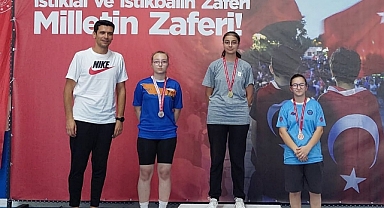 Balıkesir Büyükşehir Belediyespor Sporcuları 15 Temmuz Şehitleri Anma Masa Tenisi Turnuvası'nda Zirvede