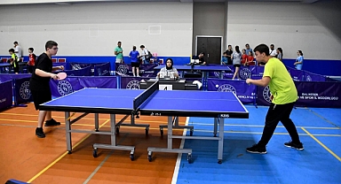 Balıkesir'de 15 Temmuz Şehitleri Anma Masa Tenisi Turnuvası İlgi Gördü