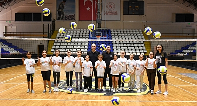 Balıkesir'de GSB Yaz Spor Okulları Gençlere Spor Keyfi Yaşatıyor