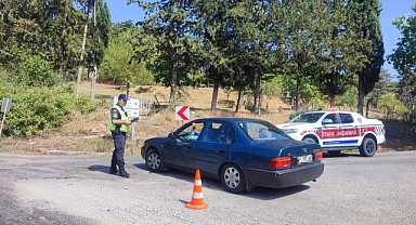 Balıkesir İl Jandarma Komutanlığı'ndan Emniyet Kemeri Denetimi: 914 Araç Kontrol Edildi