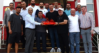 Balıkesir Üniversitesi Rektörü Yücel Oğurlu'dan Balıkesirspor’a Ziyaret