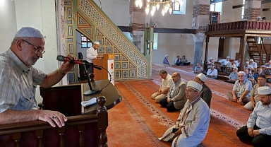 Balıkesir Valisi İsmail Ustaoğlu, Yıldırım Camii Kur’an Kursu Mezunlarıyla Buluştu