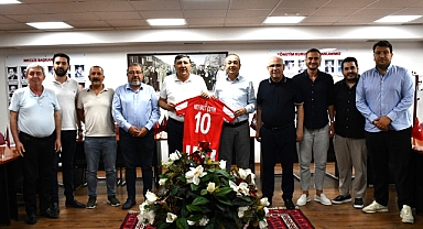 Balıkesirspor Başkanı Abdullah Bekki Ticaret Borsası Başkanı Mehmet Çetin'i Ziyaret Etti
