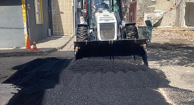Bandırma Belediyesi Fen İşleri Müdürlüğü Çınarlı ve Paşamescit Mahallelerinde Asfalt Yama Çalışmalarını Sürdürüyor