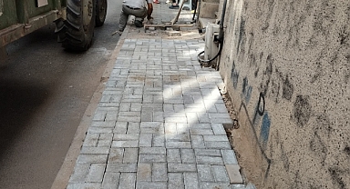 Bandırma Belediyesi Fen İşleri Müdürlüğü Parke Taşı Tamir Çalışmalarına Devam Ediyor