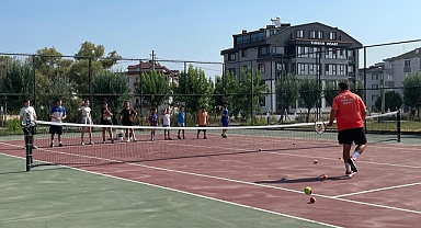 Bandırma Belediyesi Tenis Kursları Başladı