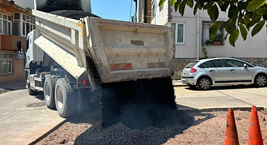 Bandırma Belediyesi Ulaşımı Güçlendiriyor: Asfalt ve Parke Çalışmaları Hızla Sürüyor