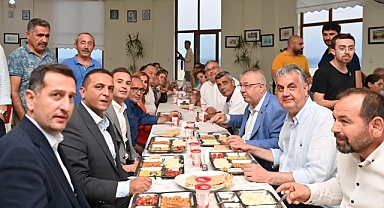 Başkan Ahmet Akın, Altınoluk Cemevi ve Kültür Derneği'nde Vatandaşlarla Buluştu ve Muharrem Orucunu Birlikte Açtı