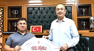 BAÜN Rektörü Yücel Oğurlu'dan Balıkesirspor'a Moral Ziyareti