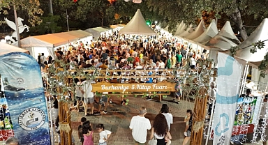 Burhaniye Kitap Fuarı Coşkuyla Başladı: Kitapseverler Akın Etti