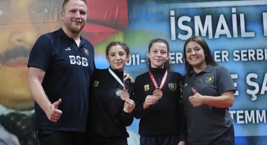 Büyükşehir Belediyespor’un Genç Güreşçileri Türkiye Şampiyonası’nda Parladı!