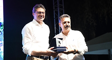 CHP'li Vekiller Dikili Kitap Günleri'nde Vatandaşlarla Buluştu