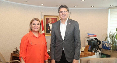 Ensar Aytekin'den İzmit Belediye Başkanı Fatma Kaplan Hürriyet'e Ziyaret