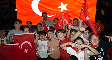 Milli Takım Sevinci Sındırgı'da Yaşandı