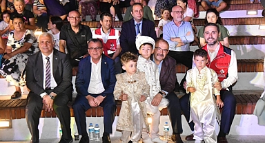 Vali İsmail Ustaoğlu, Balıkesir'de Sünnet Şöleni'ne Katıldı