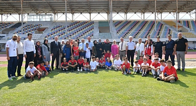 Vali İsmail Ustaoğlu Genç Sporcularla Buluştu