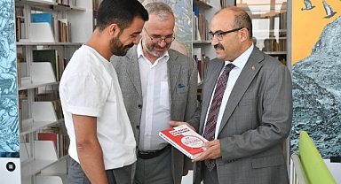 Vali İsmail Ustaoğlu'ndan Millet Kütüphanesi Ahmet Kot Kitaplığı'na Ziyaret