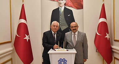 YSK Eski Başkanı Sadi Güven ve Dursunbey Belediye Başkanı Ramazan Bahçavan'dan Vali Ustaoğlu'na Ziyaret