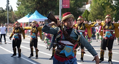 Balıkesir'de 30 Ağustos'un 102. Yılı Coşkuyla Kutlandı