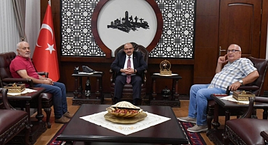 Balıkesir Gazeteciler Cemiyeti ve Arena Gazetesi Yöneticilerinden Vali İsmail Ustaoğlu’na Ziyaret