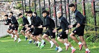 Balıkesirspor, Kartepe Kampında Antrenmanlarını Sürdürüyor