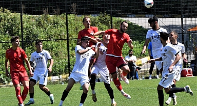 Balıkesirspor, Kartepe Kampındaki Son Hazırlık Maçında Kuşadasıspor’u 2-0 Yendi