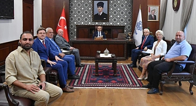 Burhaniye Belediye Başkanı Ali Kemal Deveciler, Vali İsmail Ustaoğlu’nu Ziyaret Etti