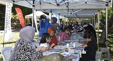 Dursunbey Belediyesi’nden Anne ve Çocuklara Özel Bez Çanta Boyama Atölyesi