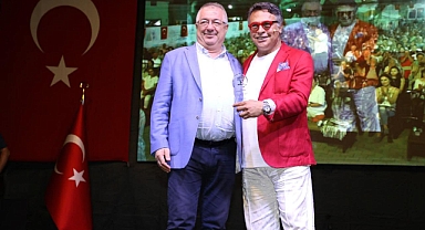 Edremit Kitap Fuarı'nda Barbaros Şansal’ın Etkileyici Söyleşisi