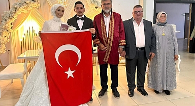 Kepsut Belediye Başkanı İsmail Cankul, Genç Çiftin Nikahını Kıydı