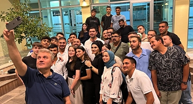 Mustafa Canbey Altıeylül’de Gençlerle Buluştu: Gelecek İçin Umut Dolu Mesajlar