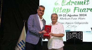 Öner Yağcı, 6. Edremit Kitap Fuarı’nda “Cumhuriyet Aydınlanması ve Sabahattin Ali” Konulu Söyleşi Gerçekleştirdi