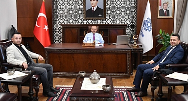 Sakarya Üniversitesi İç Denetçisi ve Akademisyen Vali İsmail Ustaoğlu'nu Ziyaret Etti