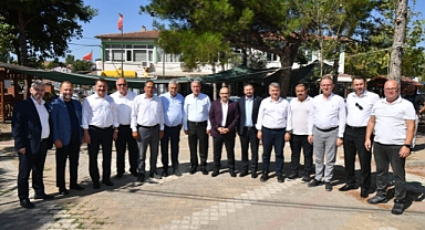 Vali İsmail Ustaoğlu, Hulusi Akar ile Kurtdereli Güreşlerinde Buluştu