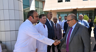 Vali Ustaoğlu, Balıkesir Üniversitesi Tıp Fakültesi’nde Nitelikli Sağlık Hizmetleri İçin Yeni Cihazları Tanıttı