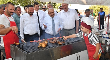 Vali Ustaoğlu, Bigadiç Panayırı'nda Vatandaşlarla Buluştu