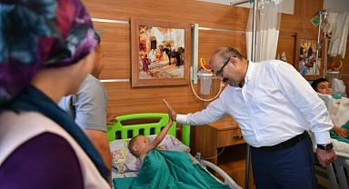 Vali Ustaoğlu, Havran Devlet Hastanesi'nde İncelemelerde Bulundu