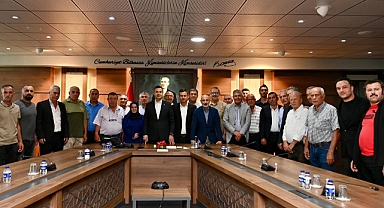 Altıeylül Muhtarlar Derneği, Balıkesir Büyükşehir Belediye Başkanı Ahmet Akın’ı Ziyaret Etti