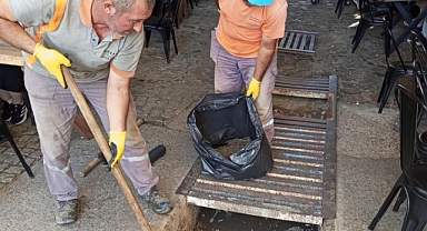 Ayvalık Belediyesi, Ani Yağışlara Karşı Temizlik Çalışmalarını Tamamladı