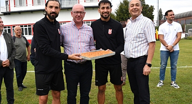 Baklava İle Moral: Milletvekili Serkan Sarı’dan Balıkesirspor’a Destek